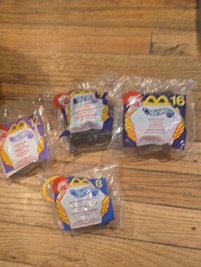 McDonald's Hot Wheels Toys Sealed Stopwatch Keychain Binoculars Launcher